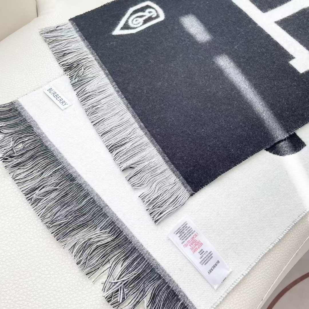 巴宝利💋新款到😍手慢🈚️抢‼️‼️👏💙顶级原单正品旷世绝美顶级高端货👼【绝对值得珍藏👍】👏香奈儿绝美百搭