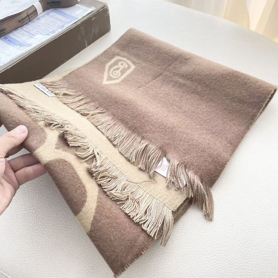 巴宝利💋新款到😍手慢🈚️抢‼️‼️👏💙顶级原单正品旷世绝美顶级高端货👼【绝对值得珍藏👍】👏香奈儿绝美百搭