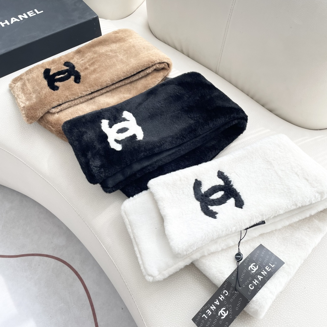 【▪️超级保暖Chanel秋冬新款！！！】简约奢华大气白富美，进口人工皮草和羊绒的结合，高级的范畴已不只
