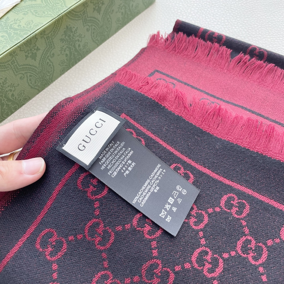 Gucci · 古奇经典羊绒披肩围巾❗来个硬货.麻溜的安排上.纯正出口❗原订单已经交货一批，其中一批刚过