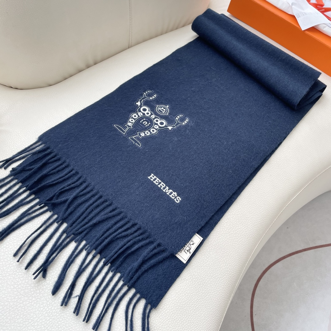 上新2025爱马仕男女款围巾且买且珍惜😍~都是出口订单所以比较难遇❤️东西讲究少而精😍好看的一定要收😎这