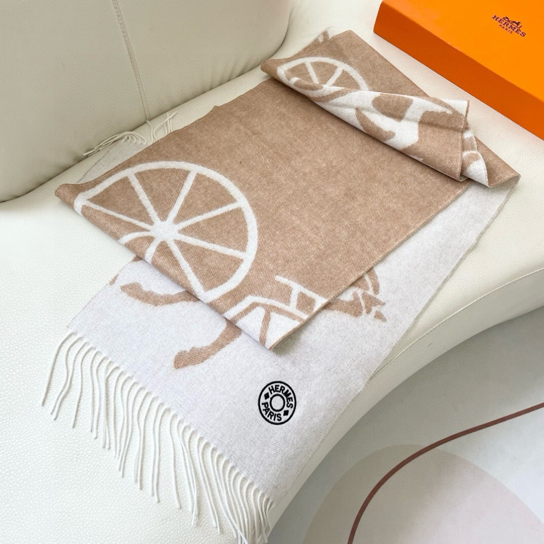 上新2025爱马仕男女款围巾且买且珍惜😍~都是出口订单所以比较难遇❤️东西讲究少而精😍好看的一定要收😎这