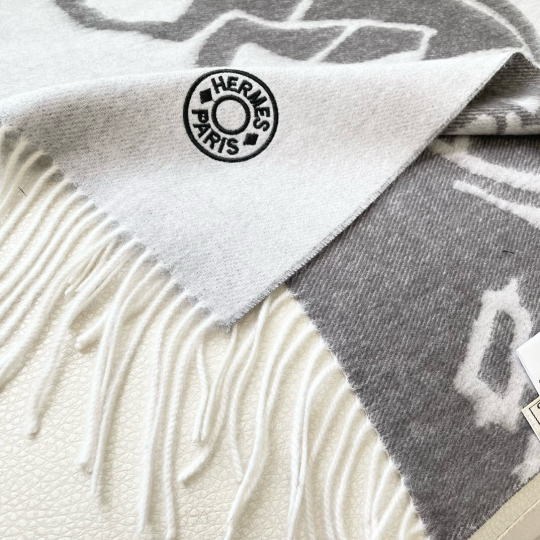 上新2025爱马仕男女款围巾且买且珍惜😍~都是出口订单所以比较难遇❤️东西讲究少而精😍好看的一定要收😎这