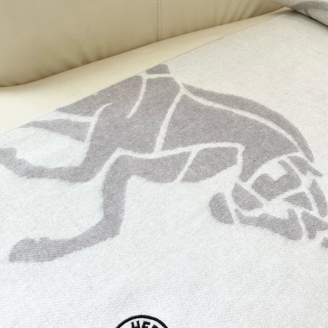 上新2025爱马仕男女款围巾且买且珍惜😍~都是出口订单所以比较难遇❤️东西讲究少而精😍好看的一定要收😎这