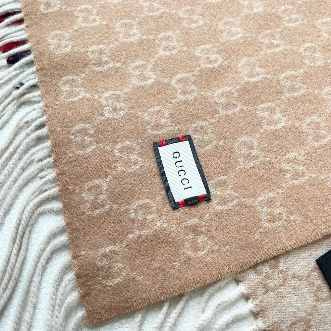 Gucci · 古奇经典羊绒披肩围巾❗来个硬货.麻溜的安排上.纯正出口❗原订单已经交货一批，其中一批刚过