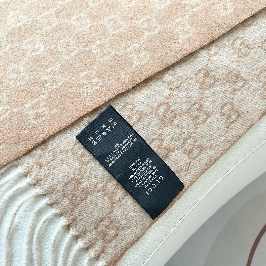 Gucci · 古奇经典羊绒披肩围巾❗来个硬货.麻溜的安排上.纯正出口❗原订单已经交货一批，其中一批刚过