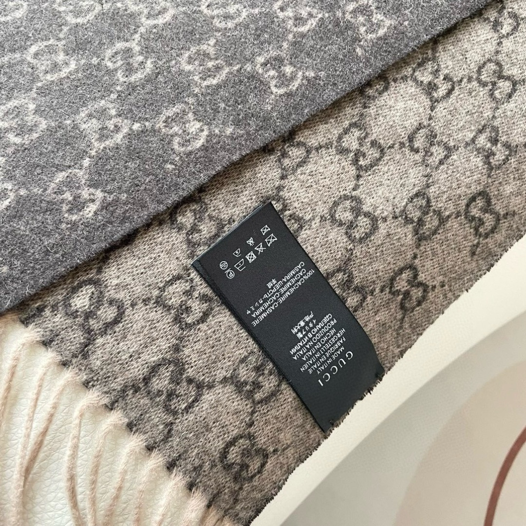 Gucci · 古奇经典羊绒披肩围巾❗来个硬货.麻溜的安排上.纯正出口❗原订单已经交货一批，其中一批刚过