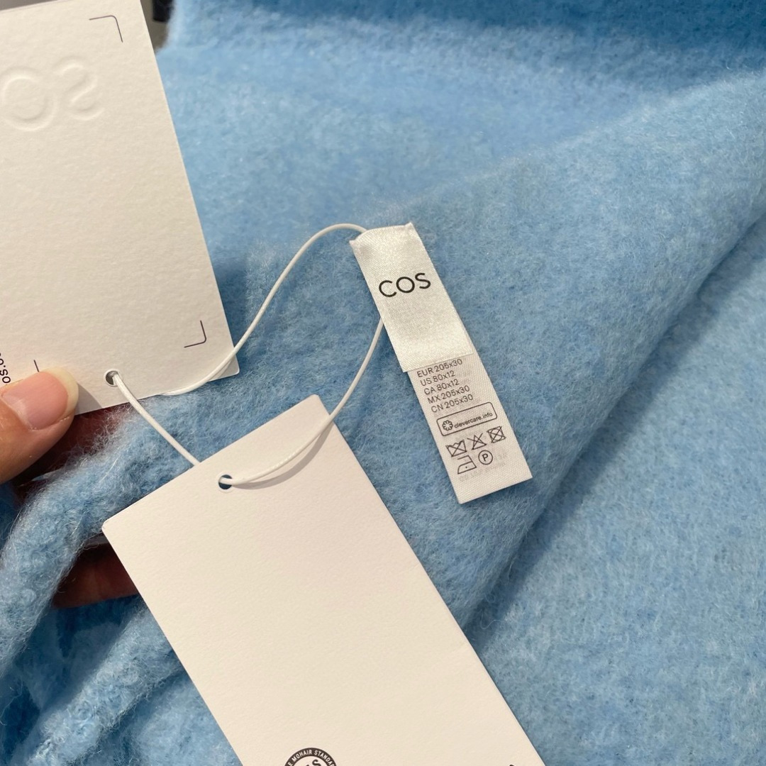 2025小红书走火爆款 COS品牌 🪐✨经典大土星马海毛围巾 vivienne westwood西太后土