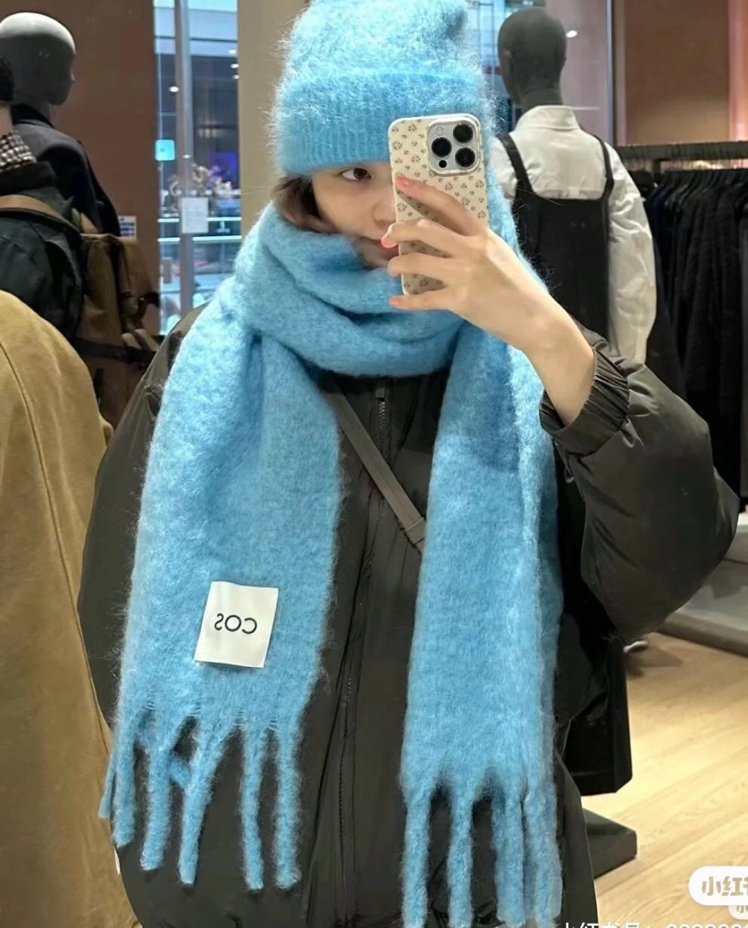 2025小红书走火爆款 COS品牌 🪐✨经典大土星马海毛围巾 vivienne westwood西太后土