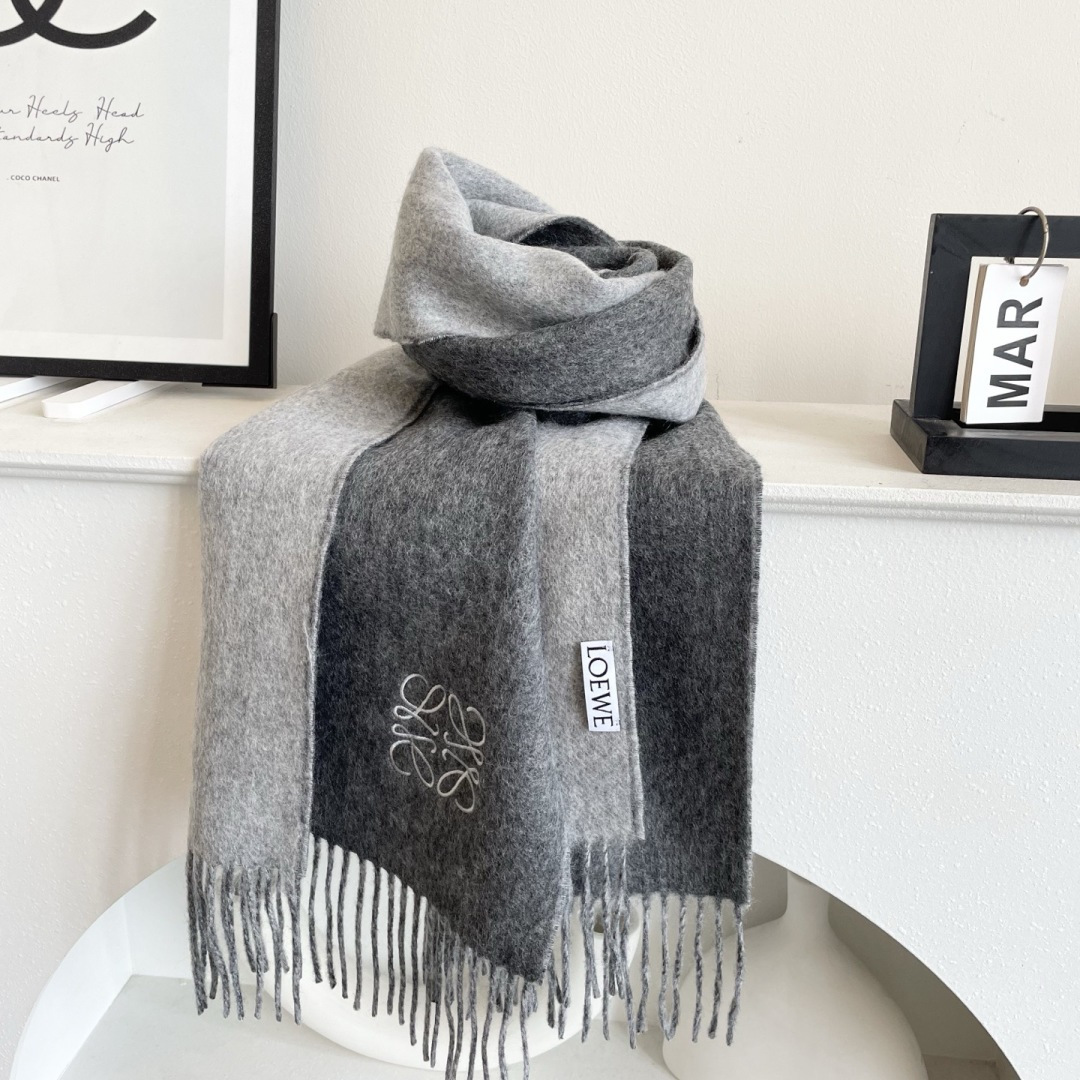 👑👑顶级原单中性款‼️罗意威 很幸運拿到這個品牌的東西，真的不多見，很少在國內做訂單，款式真的少的可怜❗