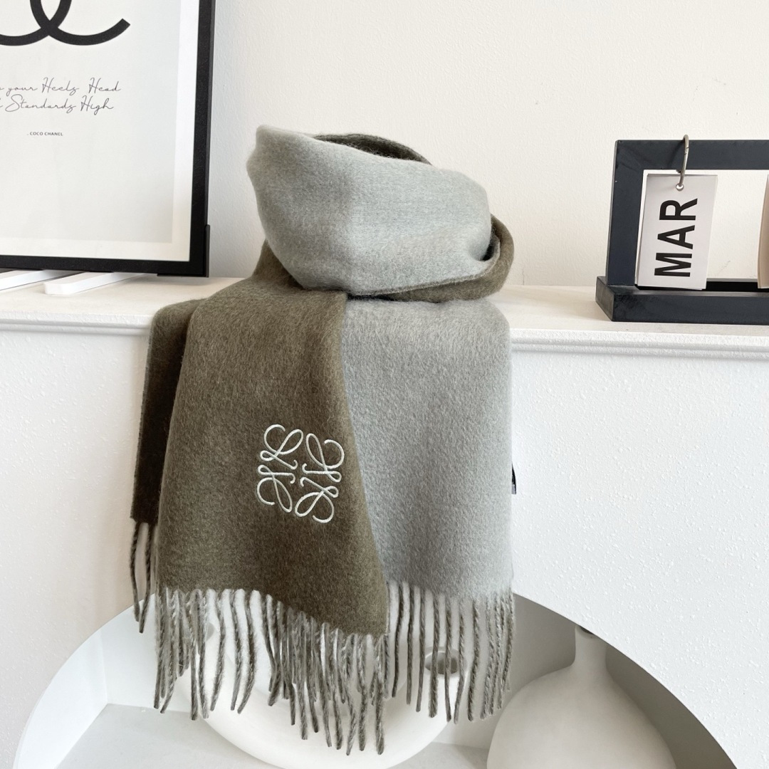 👑👑顶级原单中性款‼️罗意威 很幸運拿到這個品牌的東西，真的不多見，很少在國內做訂單，款式真的少的可怜❗