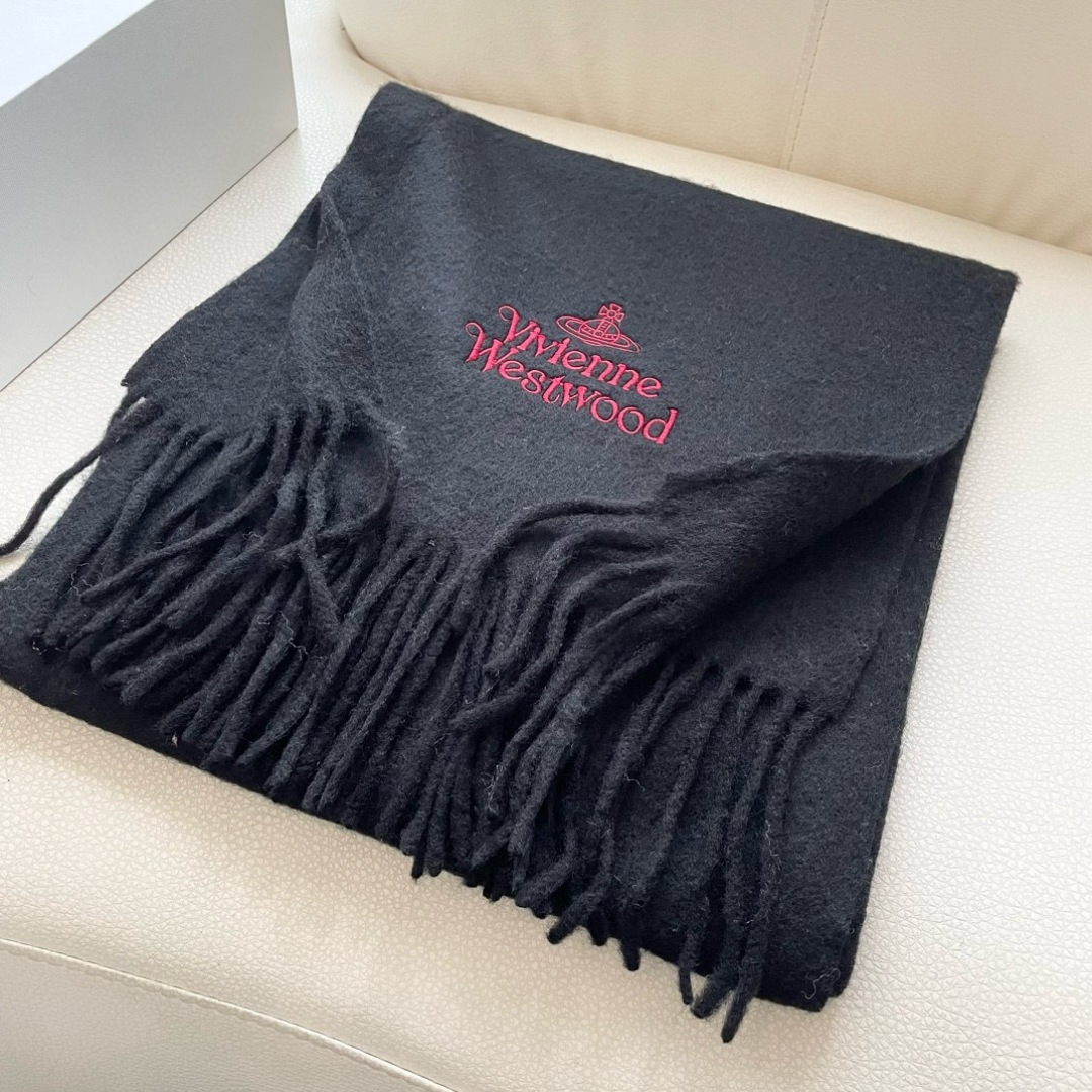 ✨✨英国朋克教母“西太后Vivienne Westwood”最爱的土星❗❗从精神上，Vivenne We