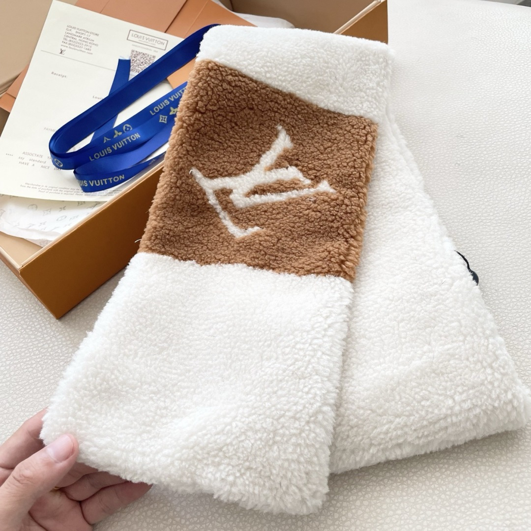 新款出货】❗️❗️LV Shearling泰迪围巾 秋冬大衣好朋友！最新款，，放出来的量不大基本是秒空，