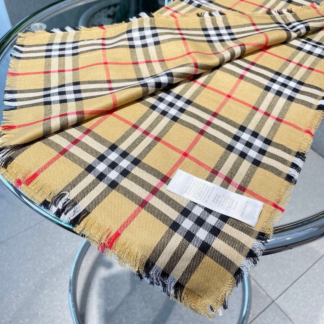 要顶级品质看过来👑👑原单货 🎁 B家【双面长巾】，这才是硬货，殿堂级御用推荐！高出镜率单品，顶级羊绒两面