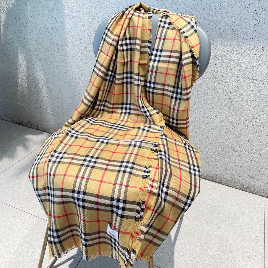 要顶级品质看过来👑👑原单货 🎁 B家【双面长巾】，这才是硬货，殿堂级御用推荐！高出镜率单品，顶级羊绒两面