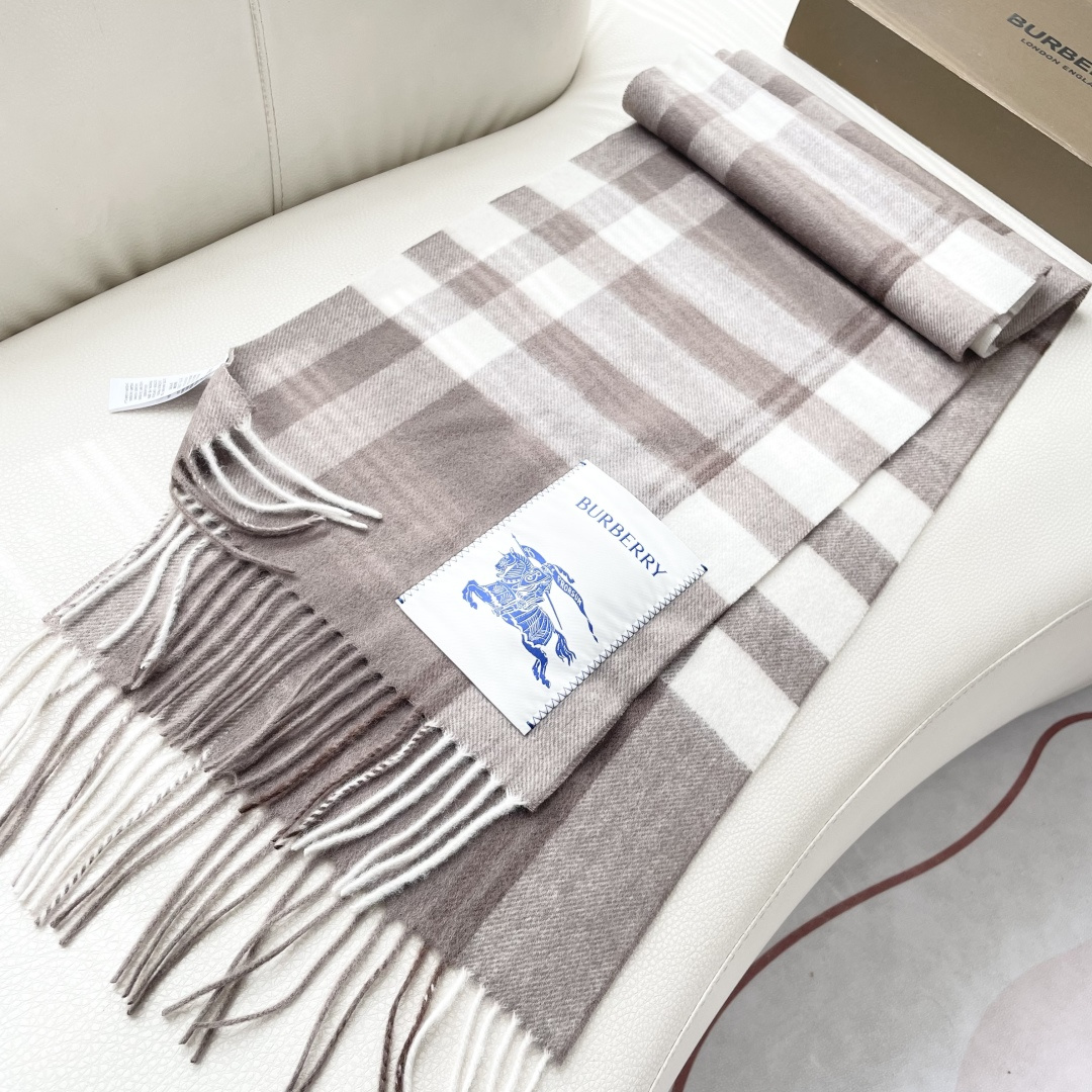 爆款🔺双面羊绒专柜同步 经典设计完美，若隐若现的巴宝利标志，强烈推荐手慢无‼️千万别去专柜买‼️代购就要