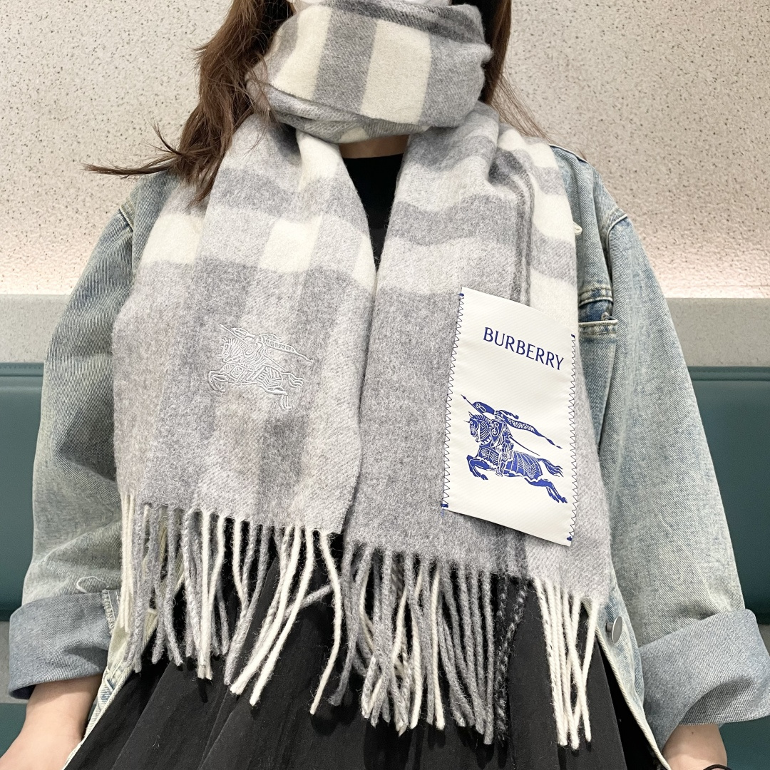 爆款🔺双面羊绒专柜同步 经典设计完美，若隐若现的巴宝利标志，强烈推荐手慢无‼️千万别去专柜买‼️代购就要