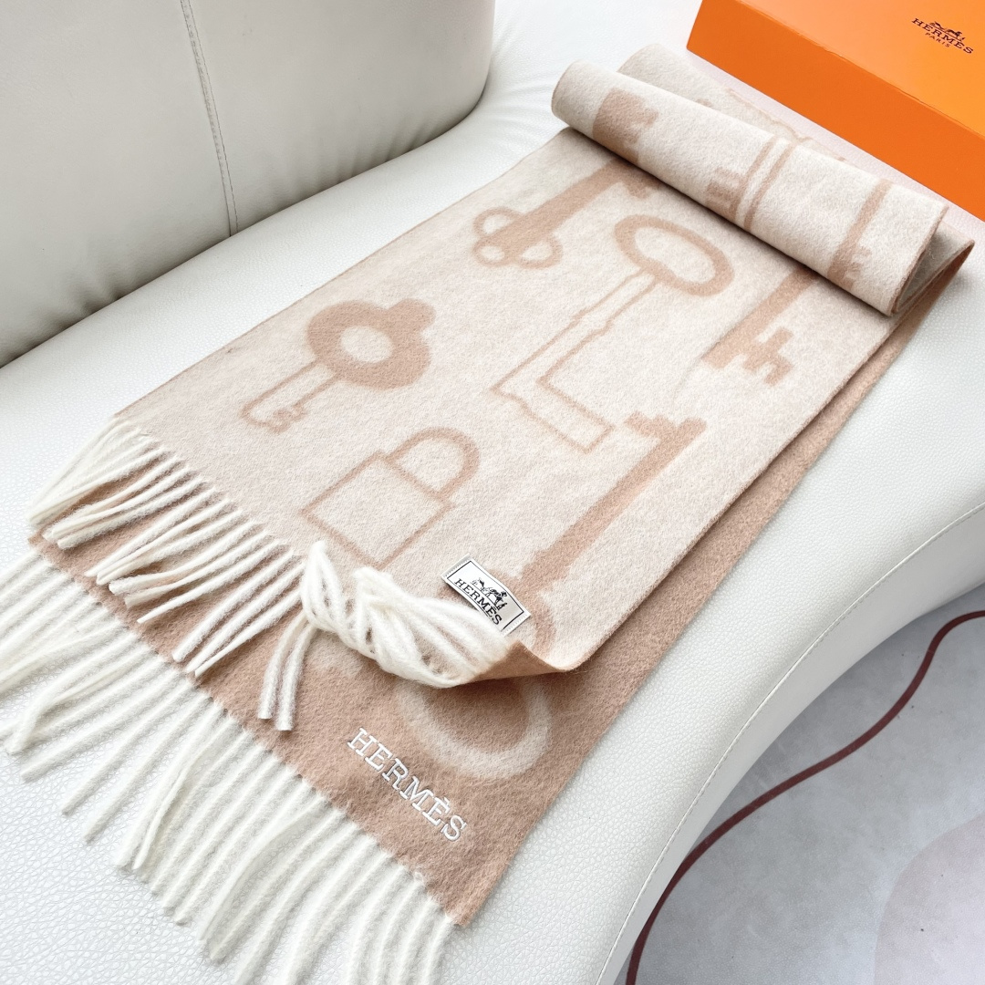 上新2025爱马仕男女款围巾且买且珍惜😍~都是出口订单所以比较难遇❤️东西讲究少而精😍好看的一定要收😎这