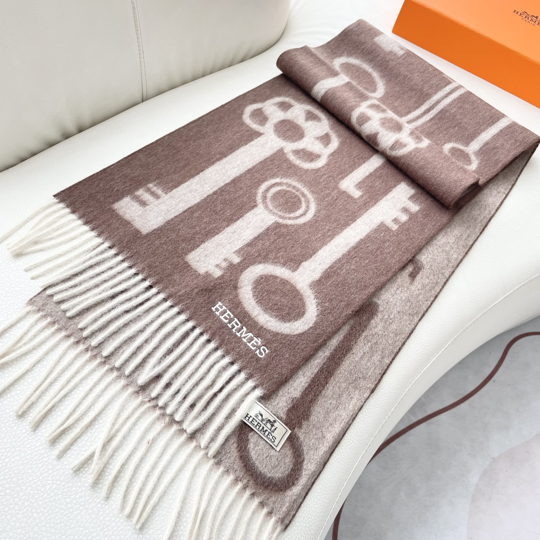 上新2025爱马仕男女款围巾且买且珍惜😍~都是出口订单所以比较难遇❤️东西讲究少而精😍好看的一定要收😎这