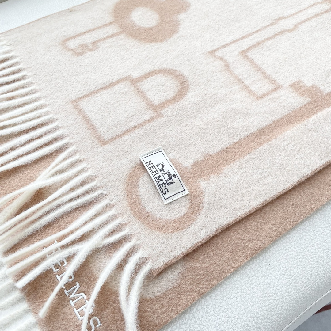 上新2025爱马仕男女款围巾且买且珍惜😍~都是出口订单所以比较难遇❤️东西讲究少而精😍好看的一定要收😎这