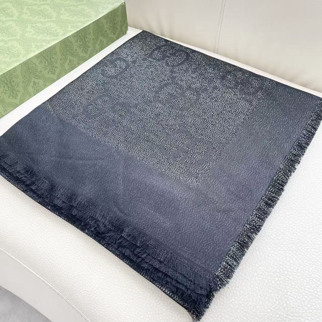 Gucci · 古奇经典羊绒真丝围巾❗来个硬货.麻溜的安排上.纯正出口❗原订单已经交货一批，其中一批刚过