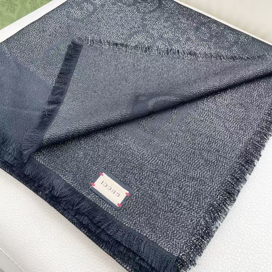 Gucci · 古奇经典羊绒真丝围巾❗来个硬货.麻溜的安排上.纯正出口❗原订单已经交货一批，其中一批刚过