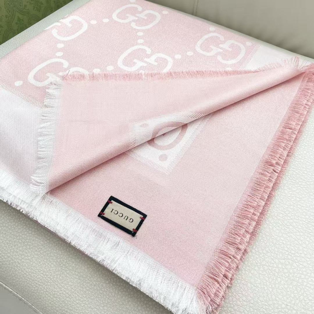 Gucci · 古奇经典羊绒真丝围巾❗来个硬货.麻溜的安排上.纯正出口❗原订单已经交货一批，其中一批刚过