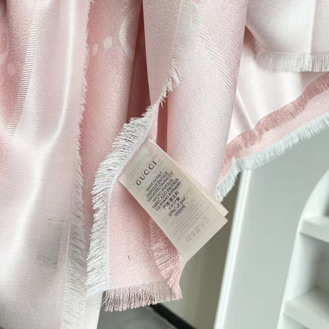 Gucci · 古奇经典羊绒真丝围巾❗来个硬货.麻溜的安排上.纯正出口❗原订单已经交货一批，其中一批刚过