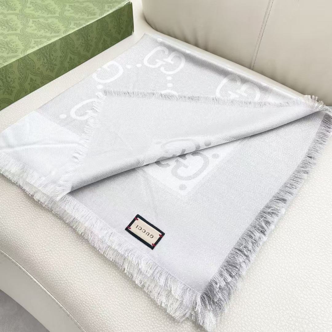 Gucci · 古奇经典羊绒真丝围巾❗来个硬货.麻溜的安排上.纯正出口❗原订单已经交货一批，其中一批刚过