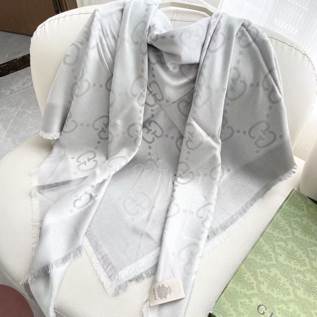 Gucci · 古奇经典羊绒真丝围巾❗来个硬货.麻溜的安排上.纯正出口❗原订单已经交货一批，其中一批刚过