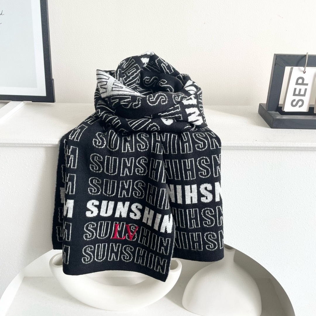 爆款上新 情侣款👍👍LV 独家牛货🐂 奢华尽在尺寸之间，高端品质‼️具有超高羊绒品质才会被此品牌青睐‼️