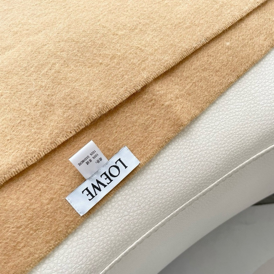 👑👑顶级原单中性款‼️罗意威 很幸運拿到這個品牌的東西，真的不多見，很少在國內做訂單，款式真的少的可怜❗