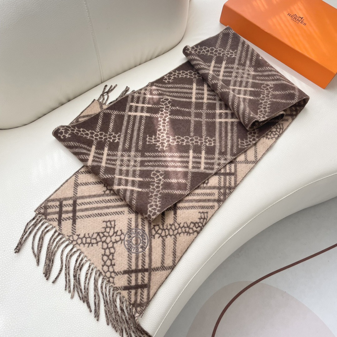 上新2025爱马仕男女款围巾且买且珍惜😍~都是出口订单所以比较难遇❤️东西讲究少而精😍好看的一定要收😎这