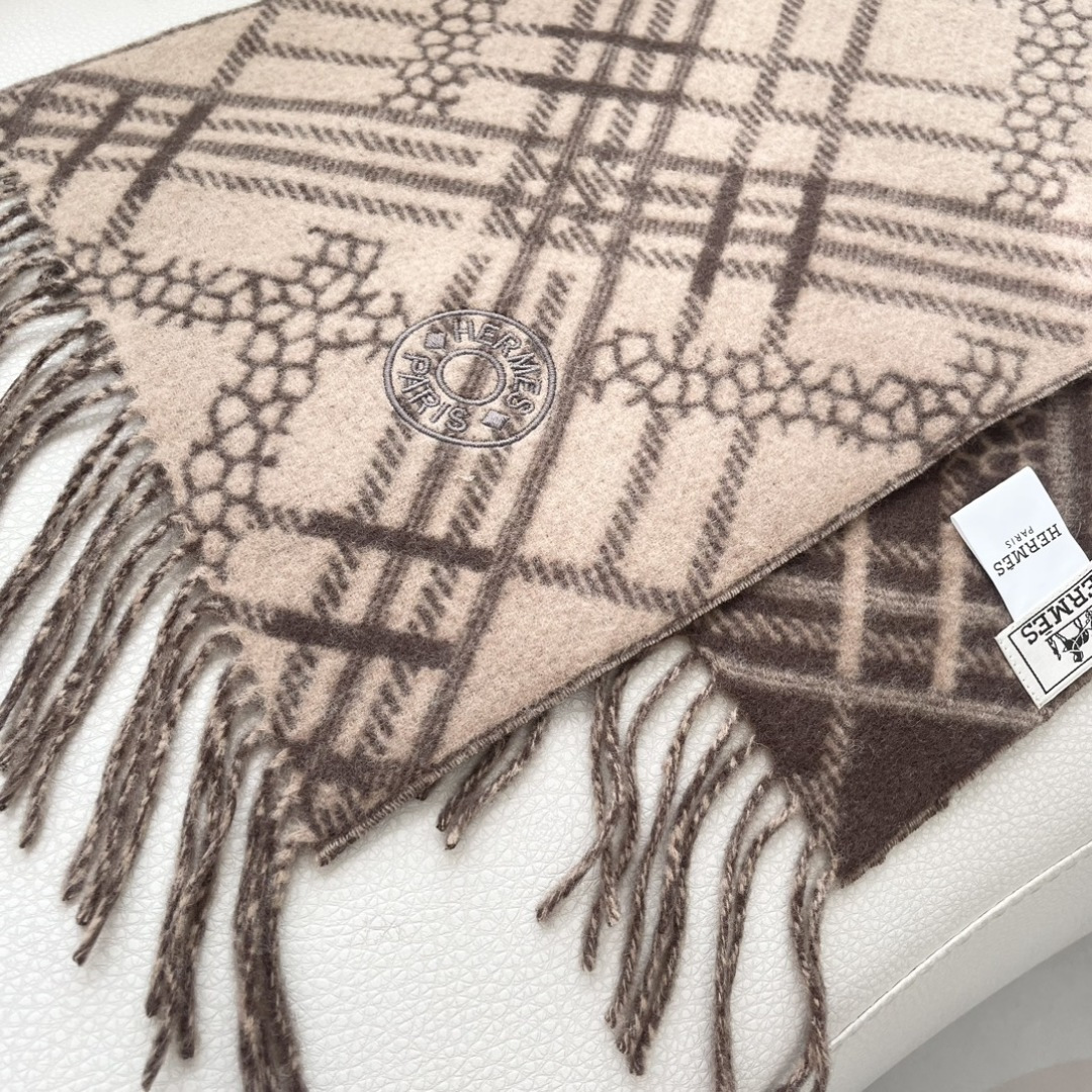 上新2025爱马仕男女款围巾且买且珍惜😍~都是出口订单所以比较难遇❤️东西讲究少而精😍好看的一定要收😎这