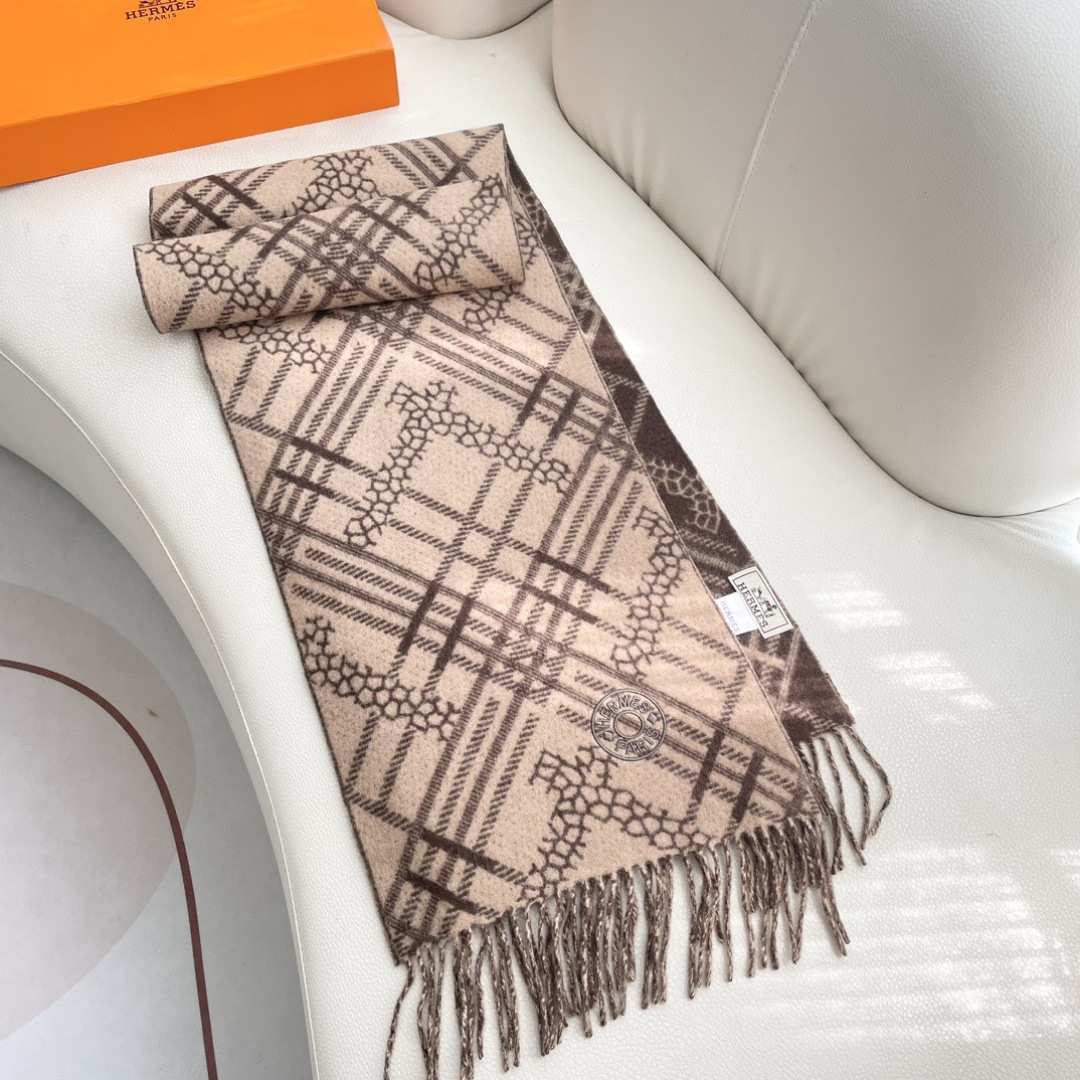上新2025爱马仕男女款围巾且买且珍惜😍~都是出口订单所以比较难遇❤️东西讲究少而精😍好看的一定要收😎这