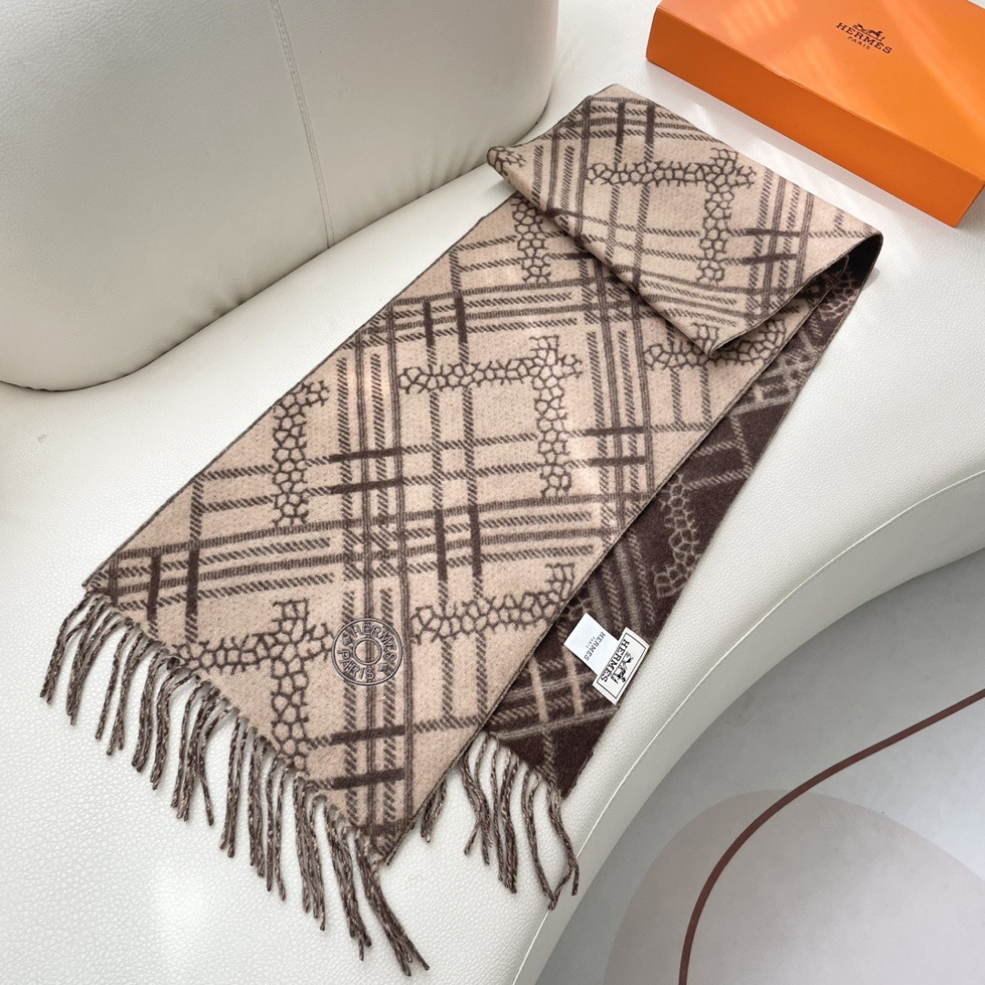 上新2025爱马仕男女款围巾且买且珍惜😍~都是出口订单所以比较难遇❤️东西讲究少而精😍好看的一定要收😎这