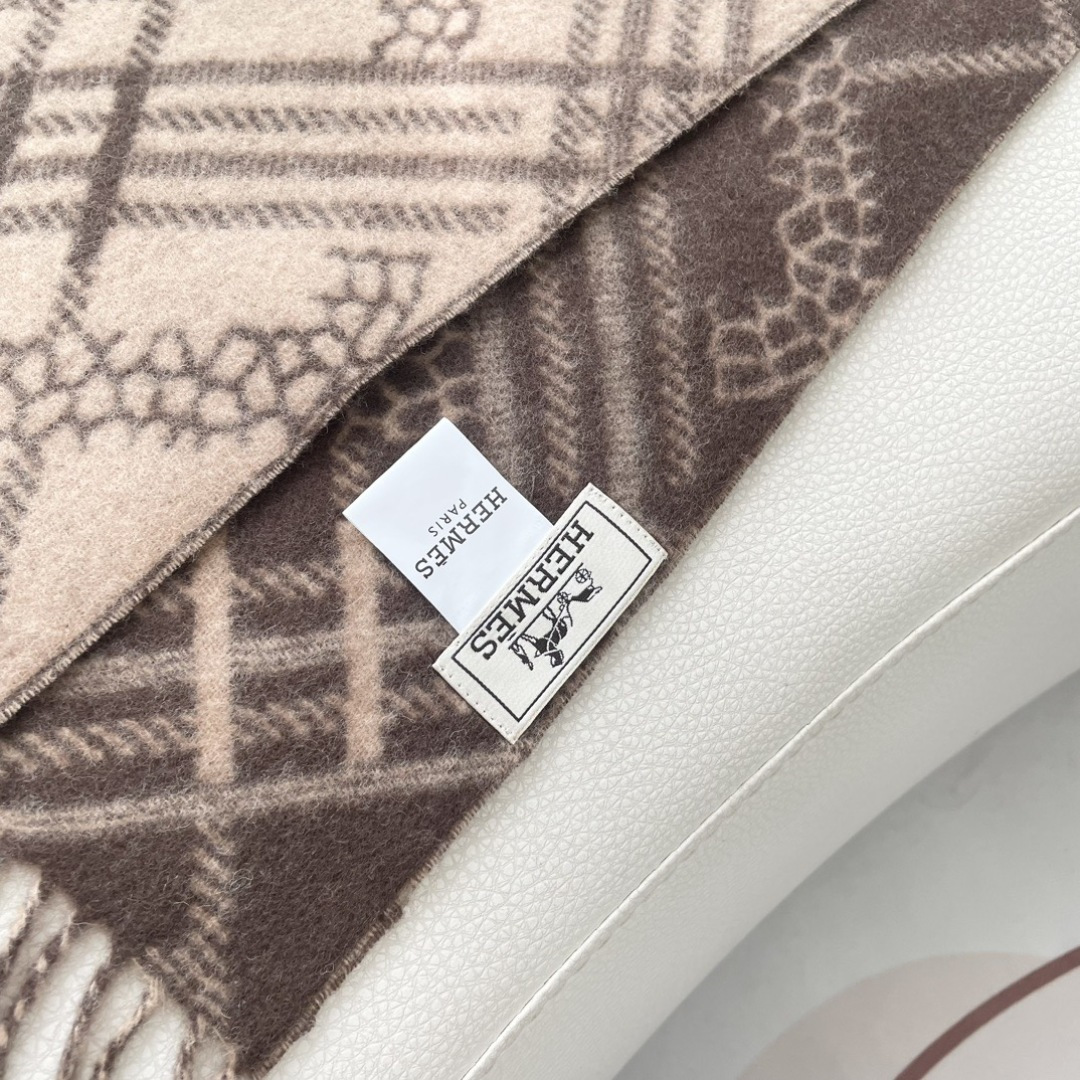 上新2025爱马仕男女款围巾且买且珍惜😍~都是出口订单所以比较难遇❤️东西讲究少而精😍好看的一定要收😎这