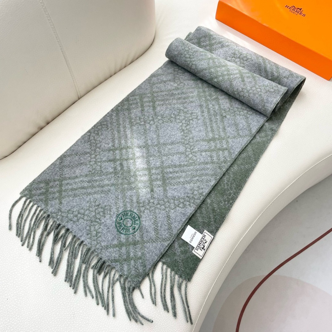 上新2025爱马仕男女款围巾且买且珍惜😍~都是出口订单所以比较难遇❤️东西讲究少而精😍好看的一定要收😎这