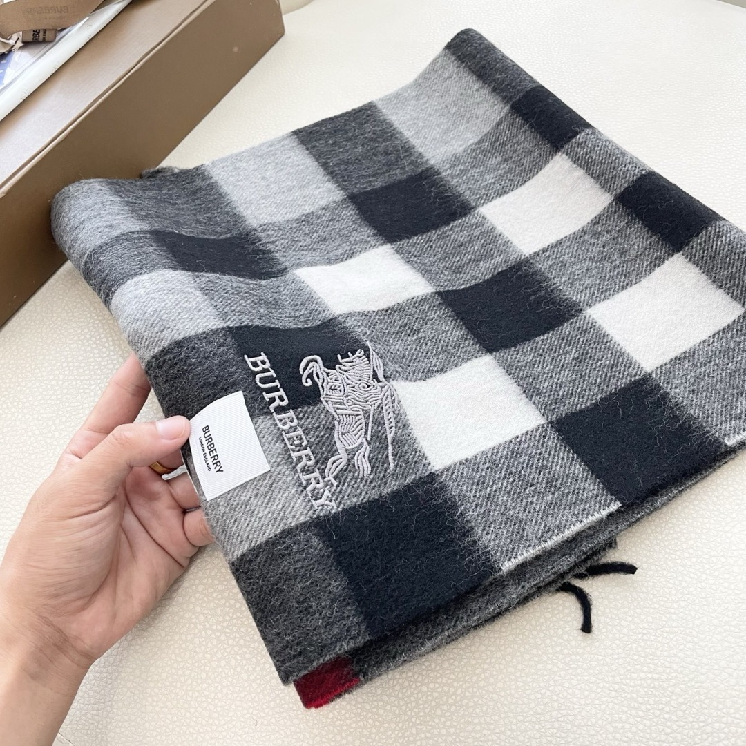 爆款上新 情侣款👍👍B家【经典战马】独家牛货🐂 奢华尽在尺寸之间，高端品质‼️具有超高羊绒品质才会被此品