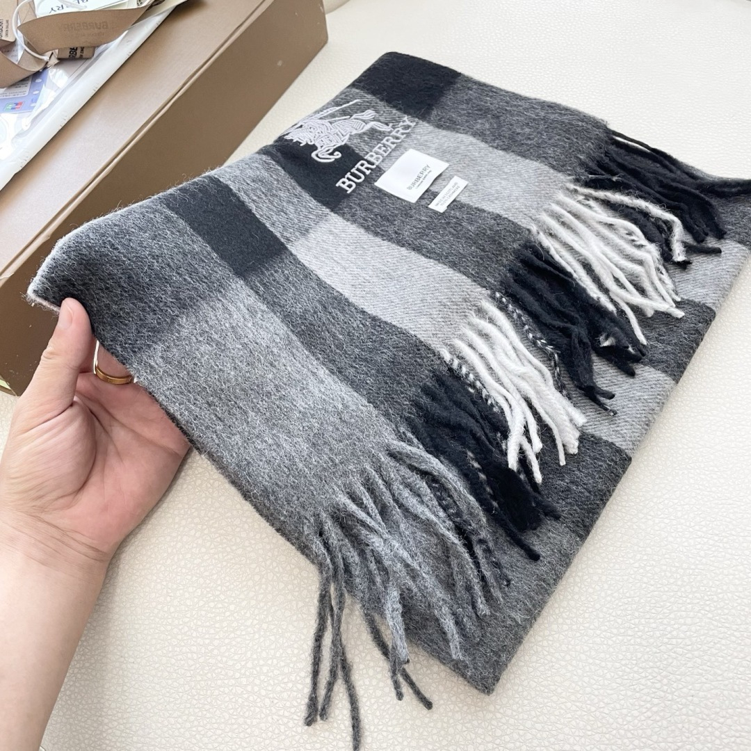 爆款上新 情侣款👍👍B家【经典战马】独家牛货🐂 奢华尽在尺寸之间，高端品质‼️具有超高羊绒品质才会被此品