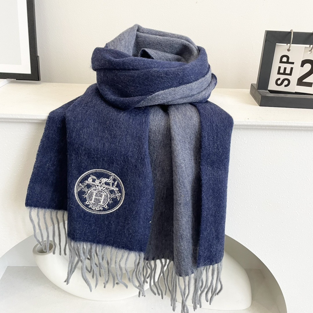 上新2025爱马仕男女款围巾且买且珍惜😍~都是出口订单所以比较难遇❤️东西讲究少而精😍好看的一定要收😎这