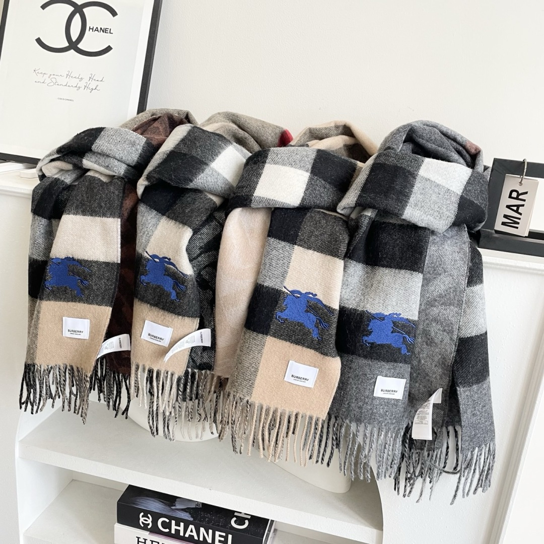 上新2025爱马仕双面男女款围巾且买且珍惜😍~都是出口订单所以比较难遇❤️东西讲究少而精😍好看的一定要收