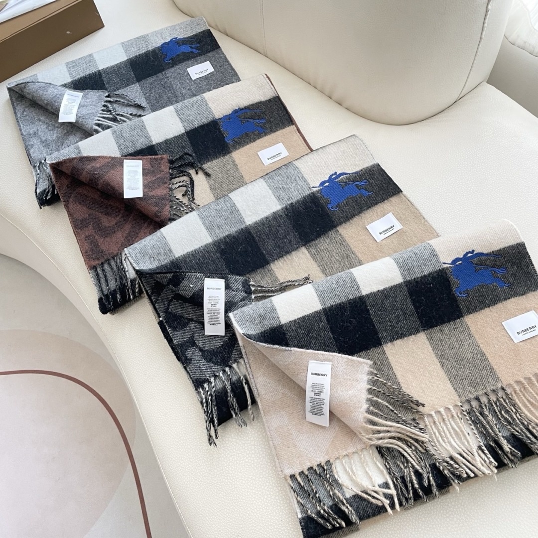 上新2025爱马仕双面男女款围巾且买且珍惜😍~都是出口订单所以比较难遇❤️东西讲究少而精😍好看的一定要收