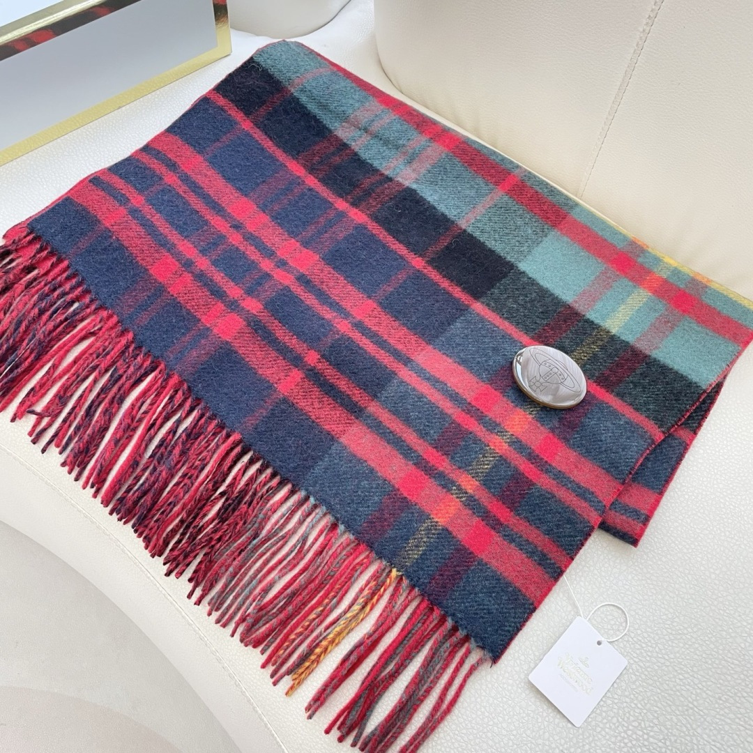 vivienne西太后 可披肩可围巾终于来啦，性价比爆棚的原单西太后土星双色羊毛围巾温暖又百搭。秋冬羊毛