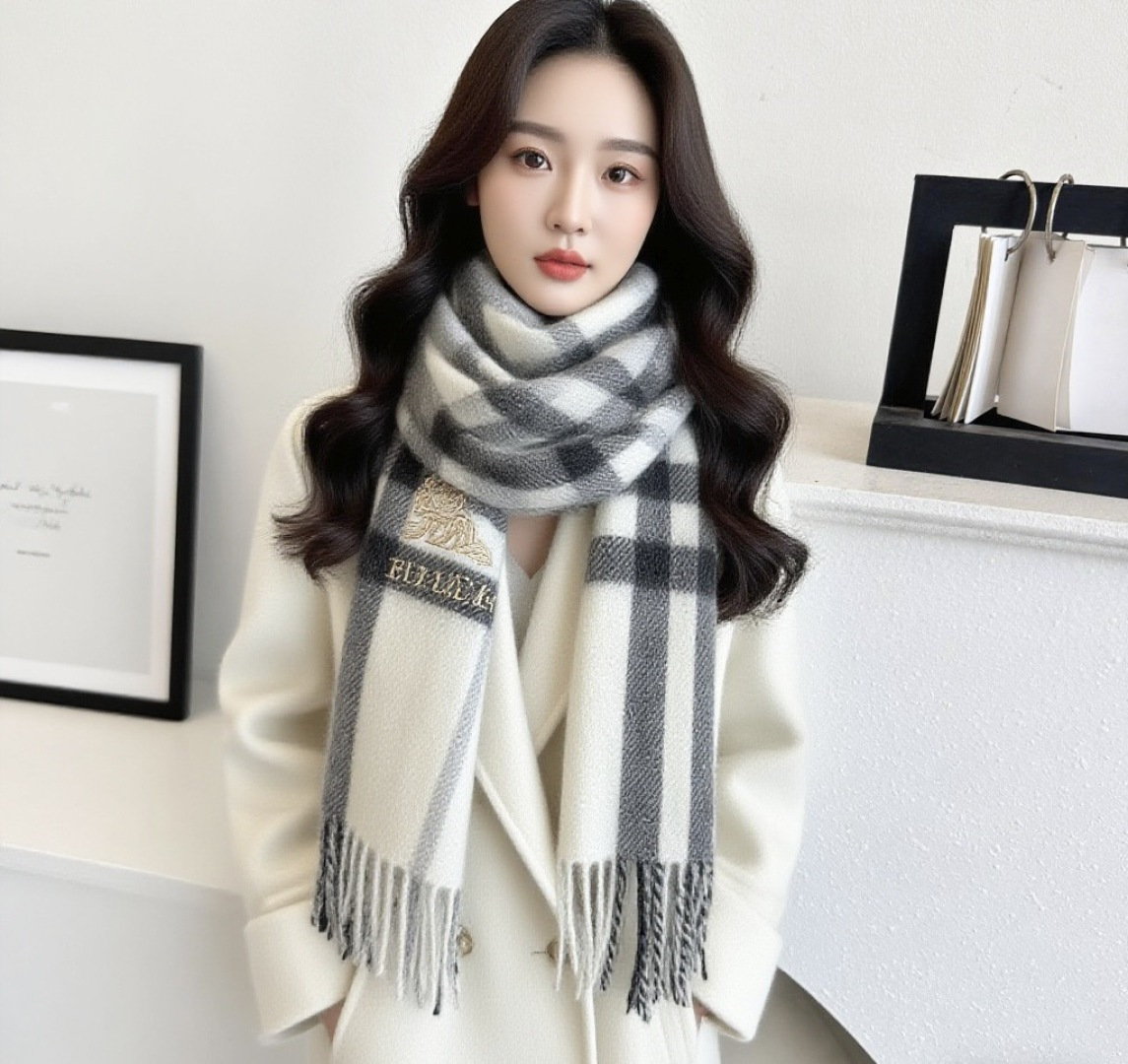 NO:581381,Hot new item, Couple model B family [Classic War Horse] Exclusive product Luxury is all in the size, high-end quality and super high cashmere quality will be favored by this brand. This quality is a rare knitted scarf on the market. It is really a super high-end product. Only such a big brand can have it. Every color is loved and every color is retained. Selling one less good product. Imported knitted cashmere size 180*32 high version scarf, high version scarf19860909爆款上新 情侣款B家【经典战马】独家牛货 奢华尽在尺寸之间,高端品质具有超高羊绒品质才会被此品牌青睐这种精品是市场上及其少见的围巾针织,真是超级高端货只有这种大品牌才会拥有每色都是大爱每色都留.卖一条少一条的好货 进口针织羊绒 尺寸180*32高版本围巾,高版本围巾,scarf