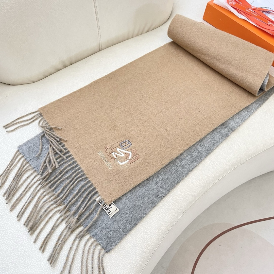 上新2025爱马仕双面男女款围巾且买且珍惜😍~都是出口订单所以比较难遇❤️东西讲究少而精😍好看的一定要收