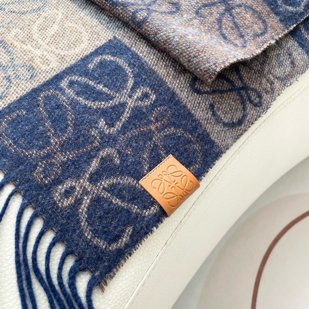 👑👑顶级原单中性款‼️罗意威【LW条纹长巾】很幸運拿到這個品牌的東西，真的不多見，很少在國內做訂單，款式