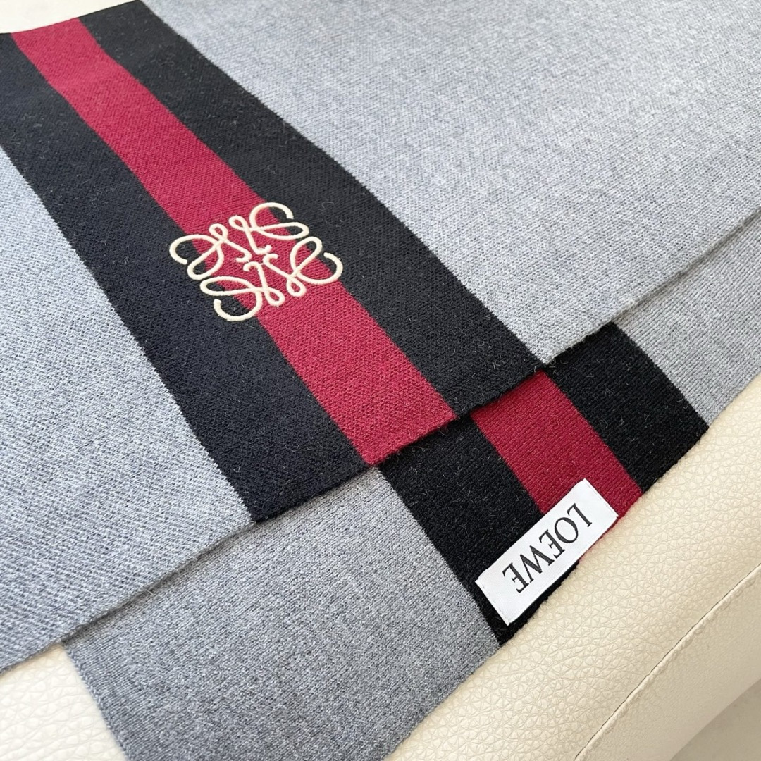 🔥爆款‼️顶级高尖端⚠️【LOEWE罗意威直供迪拜出口货‼️】🎀官网双面罗意威2024新品✨双面羊绒围巾