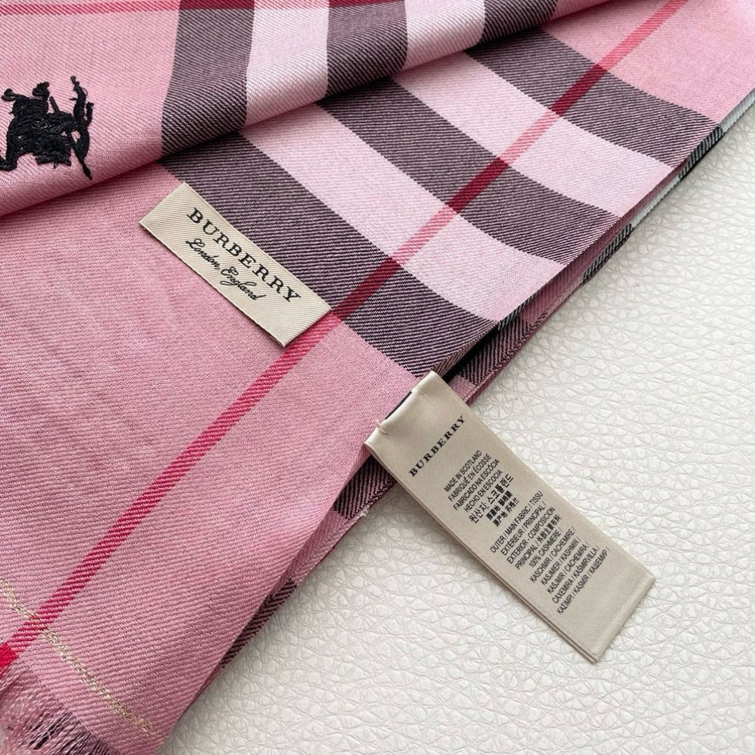 巴宝利💋新款到😍手慢🈚️抢‼️‼️👏💙顶级原单正品旷世绝美顶级高端货👼【绝对值得珍藏👍】👏香奈儿绝美百搭