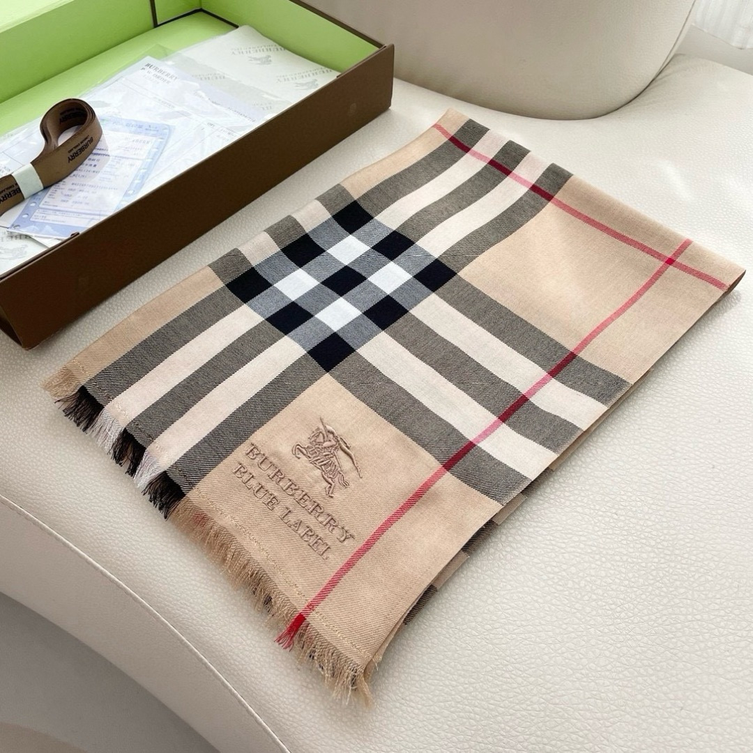 巴宝利💋新款到😍手慢🈚️抢‼️‼️👏💙顶级原单正品旷世绝美顶级高端货👼【绝对值得珍藏👍】👏香奈儿绝美百搭